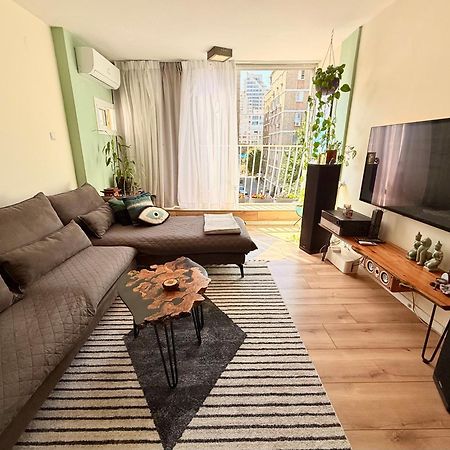 High-End Apartment , With A Private Parking And An Elavator Tel Aviv Bagian luar foto