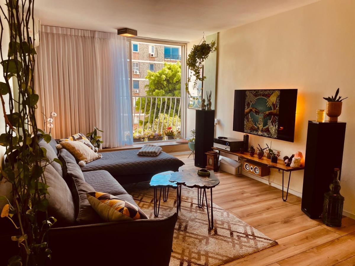 High-End Apartment , With A Private Parking And An Elavator Tel Aviv Bagian luar foto