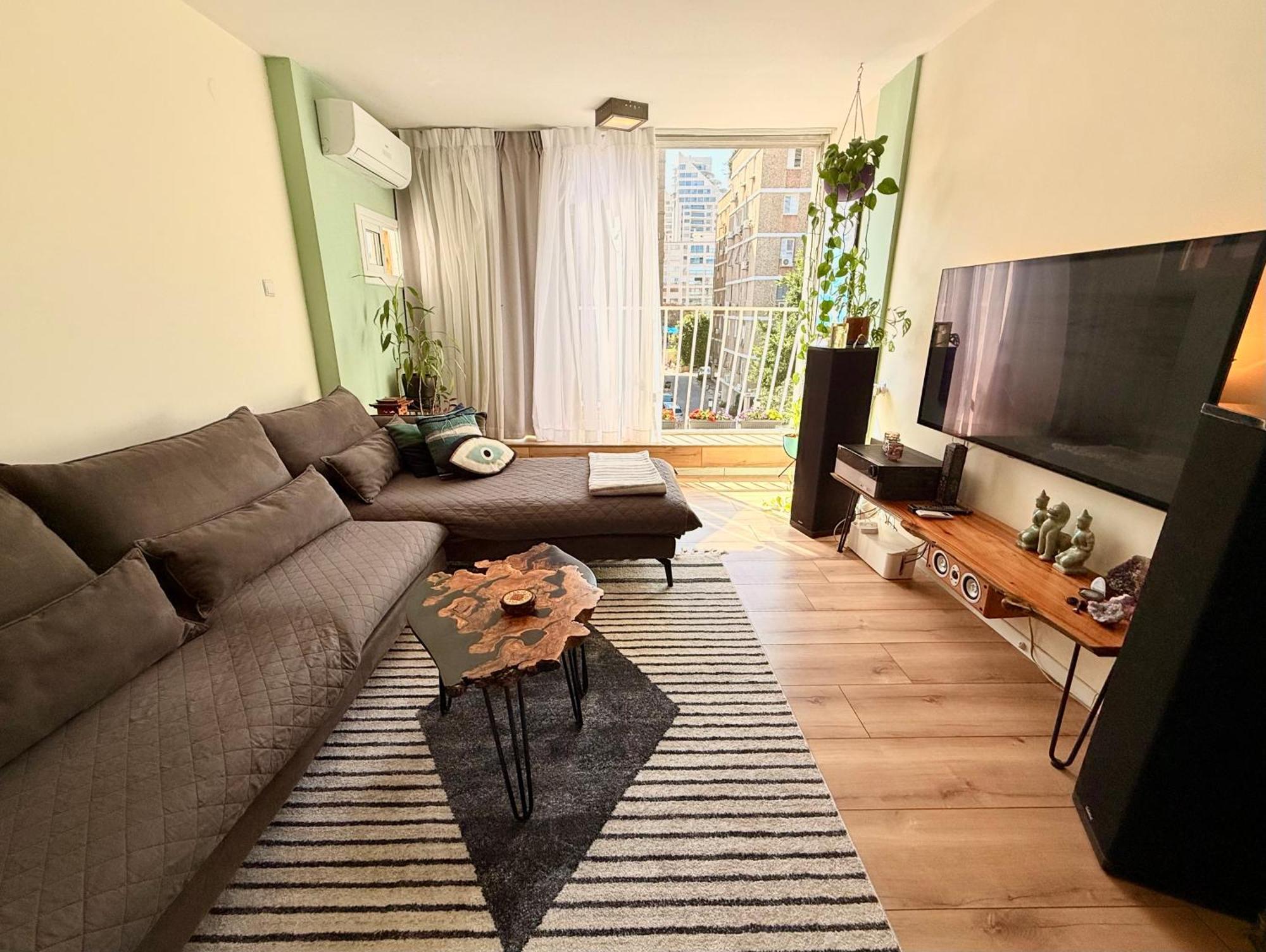 High-End Apartment , With A Private Parking And An Elavator Tel Aviv Bagian luar foto
